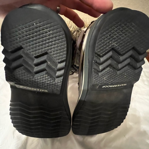 Sorel Joan of Arctic Boots - Picture 9 of 12